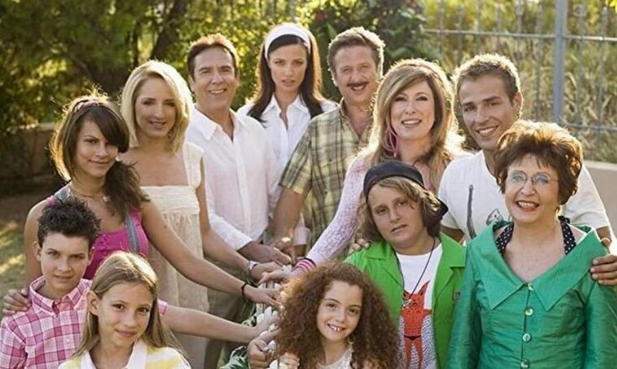 Μεγάλωσε, άφησε μούσι και είναι αγνώριστος: Ούτε η Μπέττυ δεν θα αναγνώριζε τον Μιχαλάκη από τους «Λατρεμένους γείτονες»