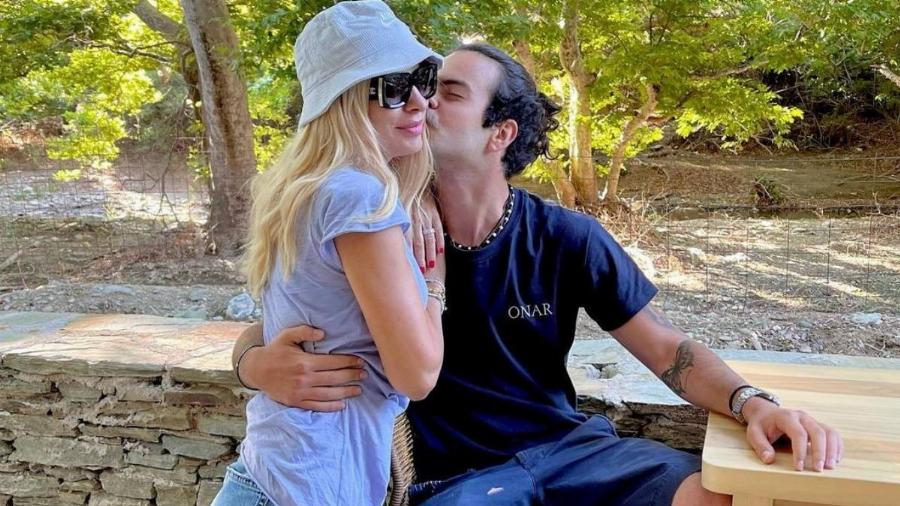 Λίγοι το γνωρίζουν: Αυτή την δουλειά κάνει ο γιος της Ελένης Μενεγάκη, Άγγελος Λάτσιος