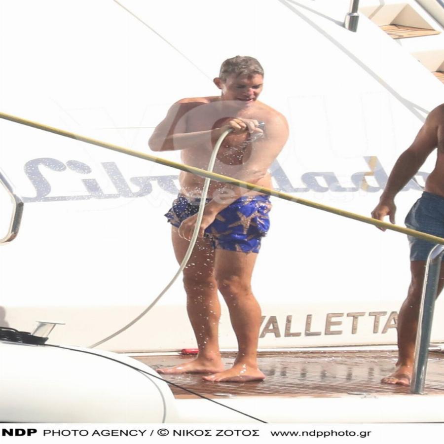 Δεν έχει τέλος το πάρτι για Μαριέττα Χρουσαλά και Λέοντα Πατίτσα: Βουτιές στο χλιδάτο γιοτ τους που φαίνεται από χιλιόμετρα μακριά