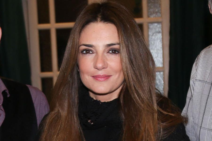 Ακομπλεξάριστη και χωρίς ίχνος μακιγιάζ: Η Μαρία Λεκάκη δείχνει το πρόσωπο της στα 52 της χωρίς φίτλρα και «ρίχνει» το Instagram