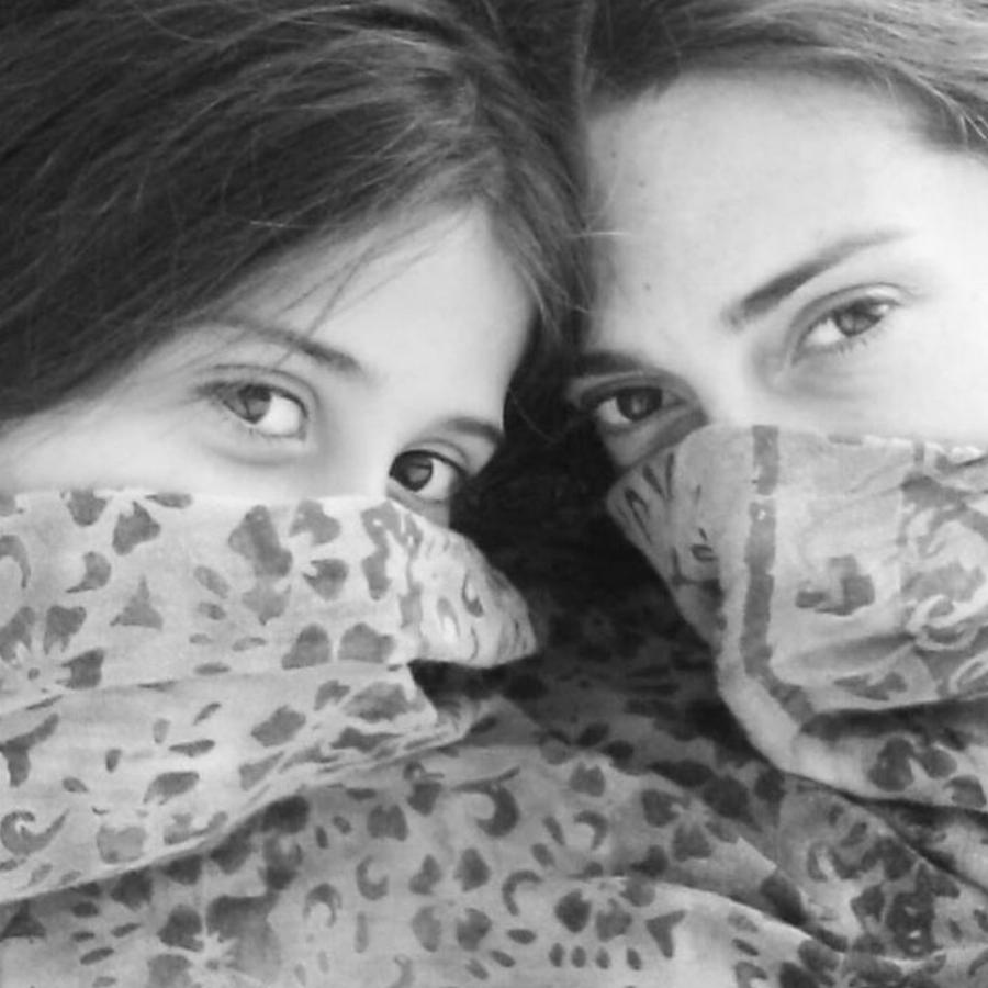 Μαρία Λεκάκη: Η καριέρα στην τηλεόραση, ο αντιδήμαρχος αδελφός της, η κούκλα έφηβη κόρη της και το γουστόζικο μίνιμαλ σπίτι της