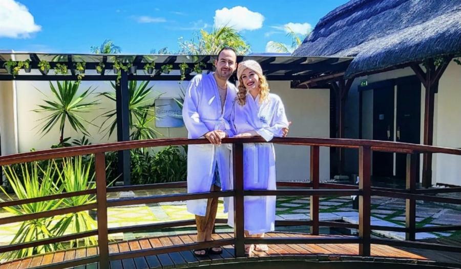 Δεν χορταίνουν οι Έλληνες να τους βλέπουν: Τρισευτυχισμένο το ζευγάρι Μαυρικίου-Ζήση, νέες φώτο από το ταξίδι του μέλιτος