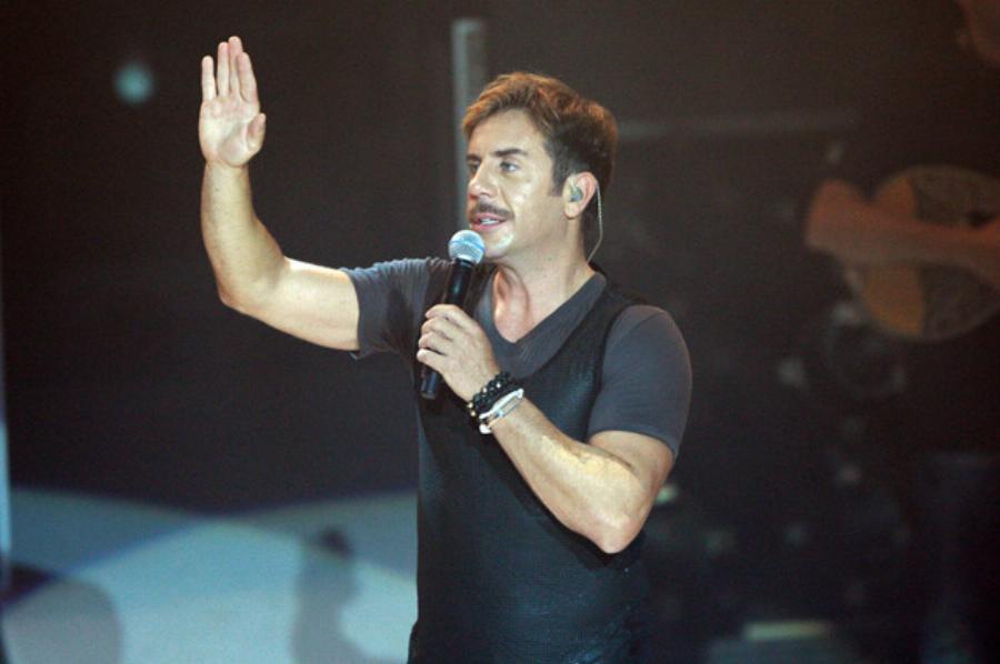 Προκάλεσε σεισμό στην πίστα: Το ζεϊμπέκικο της μητέρας του Γιώργου Μαζωνάκη και η αποθέωση από το κοινό