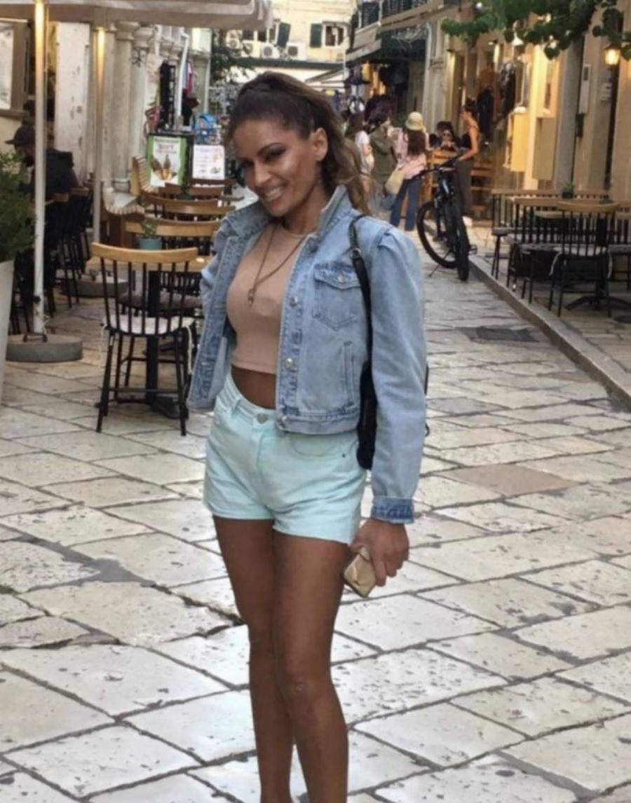 Μέχρι και σήμερα παραμένει μια κούκλα: Πως είναι σήμερα η πανέμορφη τραγουδίστρια Ειρήνη Μερκούρη