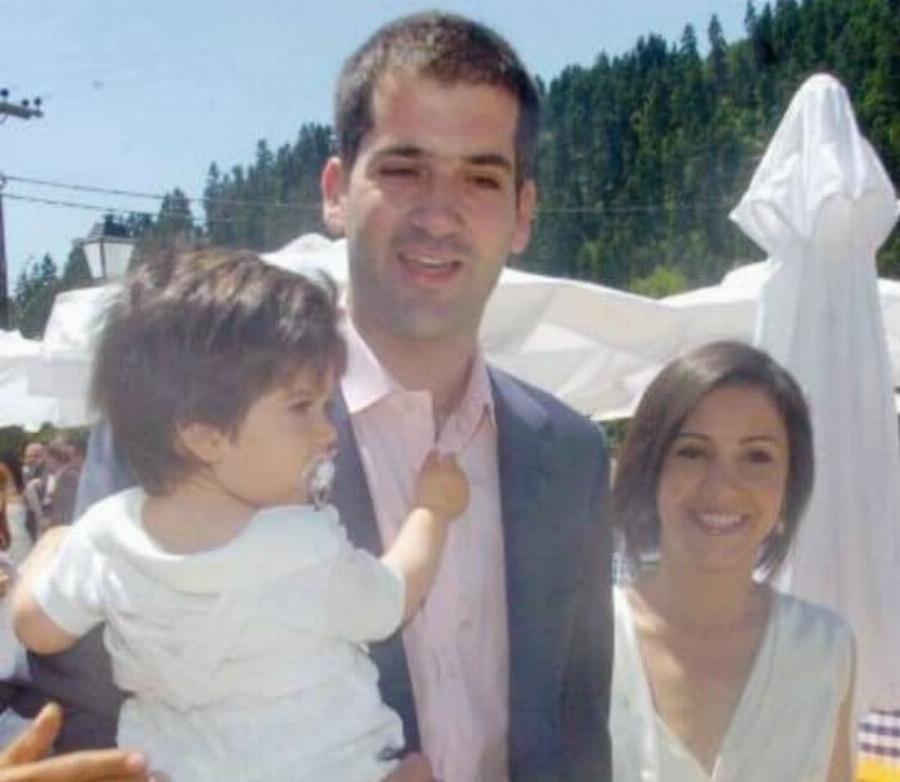 Γοητευτική σαν τη Σία Κοσιώνη: Αυτή είναι η πρώην σύζυγος του Κώστα Μπακογιάννη που του χάρισε 2 παιδιά