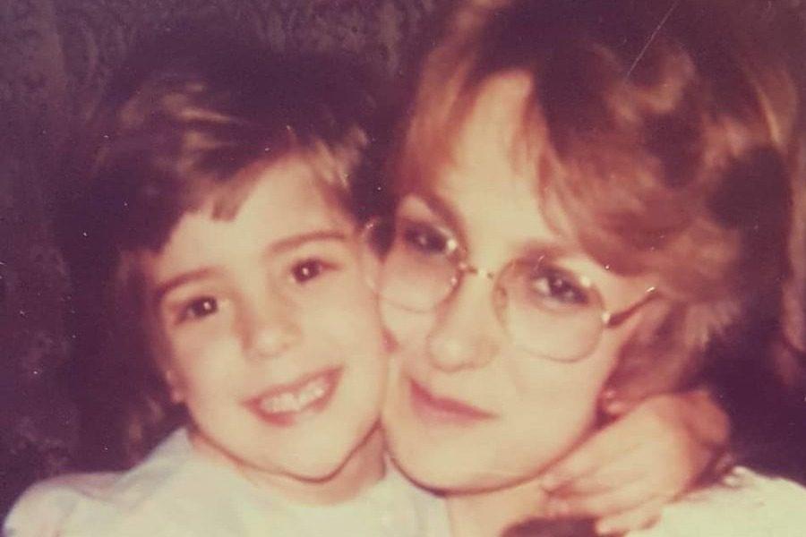 Νατάσα Μποφίλιου: Η μεγάλη οικογένεια, η καριέρα, ο πρώτος έρωτας της ζωής της και ο γάμος στην Ταράτσα με 400 καλεσμένους