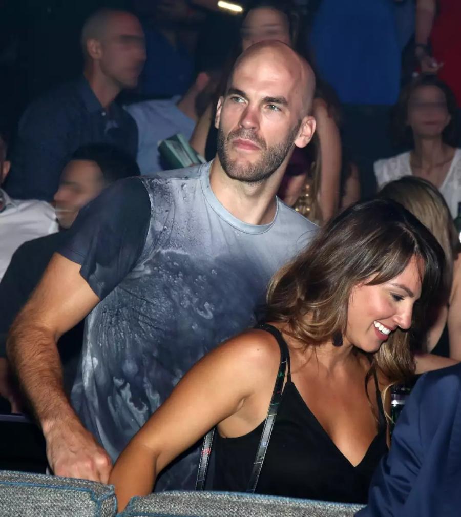 Τους στηρίζουν και στα δύσκολα και στα εύκολα: Οι γυναίκες πίσω από τους παίκτες της Εθνικής ομάδας που σάρωσε στο Eurobasket 2022