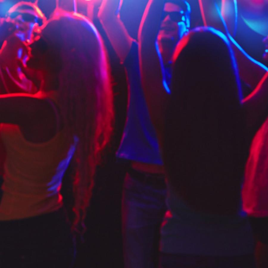 Η αληθινή ιστορία του Γιάννη: “Έχασα τη σύζυγο και το μωρό μας σε τροχαίο, από οδηγό που μέθυσε στο μαγαζί μου”