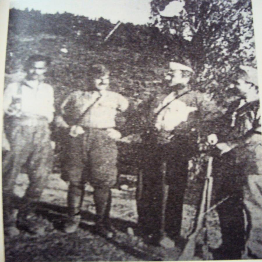 Νάκος Μπελής: Ο πραγματικός ήρωας που έπαιρνε λεφτά από πλούσιους για να τα μοιράσει σε φτωχούς, πέθανε όμως τραγικά