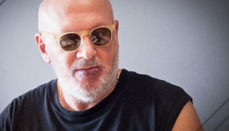 Λάκης Παπαδόπουλος: Ο γάμος, η γέννηση του γιου του, το σημάδι στα χείλη, το bullying και η απώλεια της ακοής στον στρατό