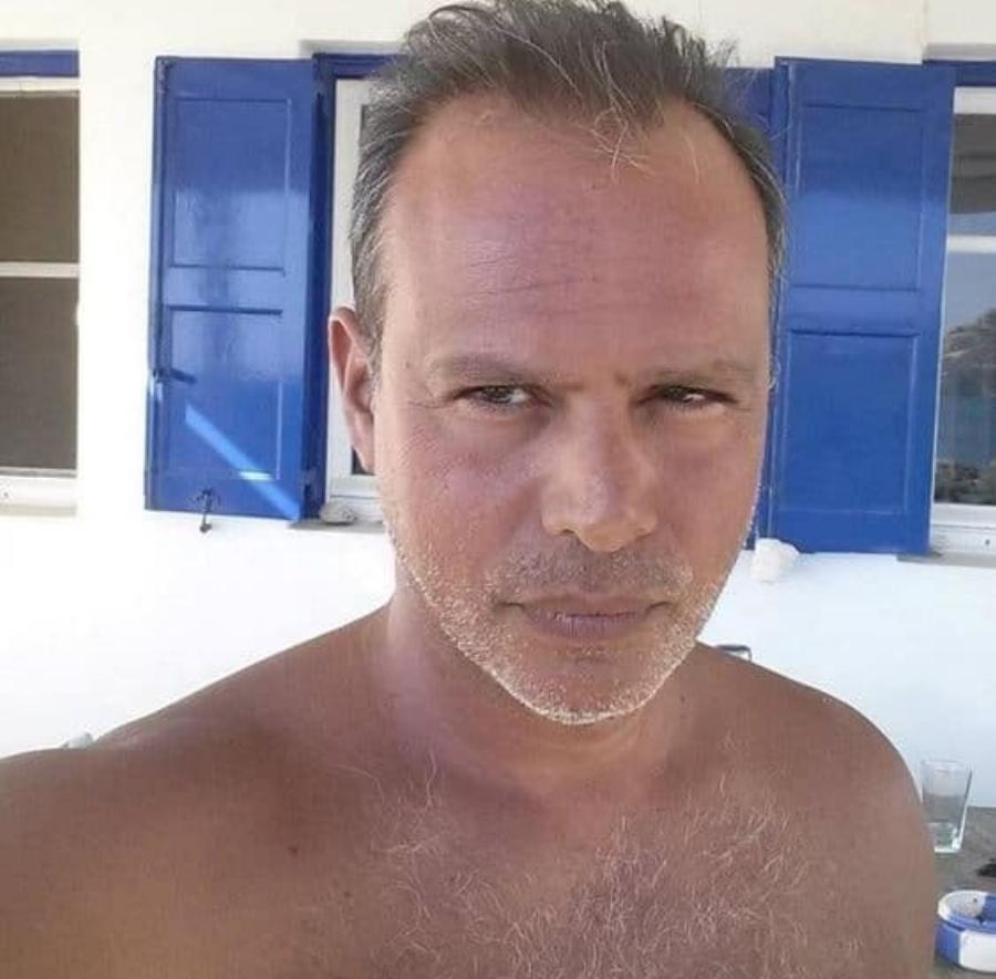 Πιο ώριμος και τούμπανο: Ούτε ο Ζάχος Δόγκανος δεν θα γνώριζε σήμερα τον  “Πετράκη” από την σειρά “Εκείνες κι εγώ”