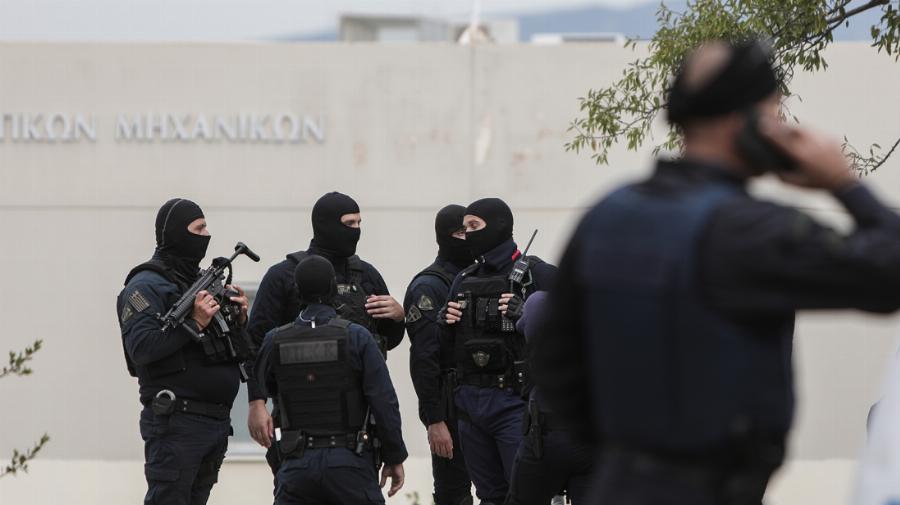 Άντρο κακοποιών στη Ζωγράφου: 22 συλλήψεις από την επιχείρηση της ΕΛ.ΑΣ. – Υπήρξε ανταλλαγή πυροβολισμών