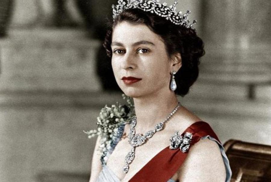 Τι θα ακολουθήσει μετά τον θάνατο της Βασίλισσας Ελισάβετ: Το πλάνο για τον νέο διάδοχο μετά την αποβίωση της