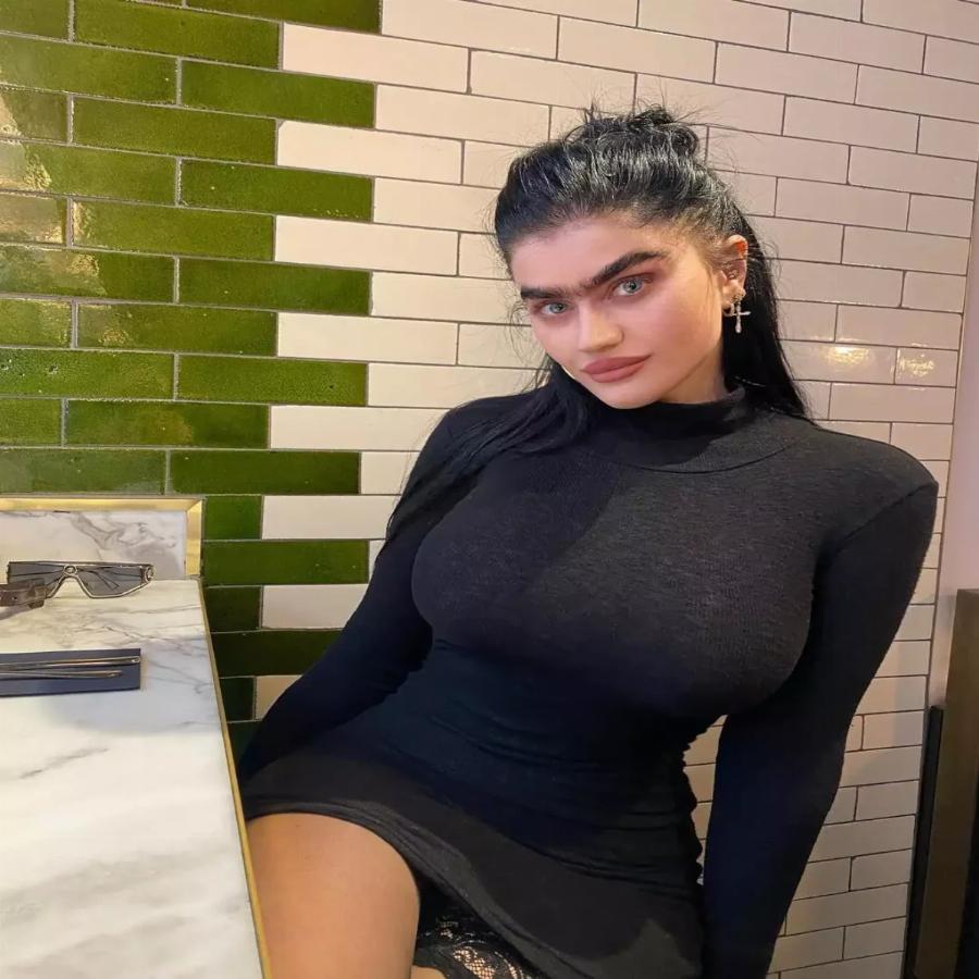 Τα διάσημα φρύδια της Σοφίας Χατζηπαντελή: Το μοντέλο που απέκτησε παγκόσμια φήμη για τα πυκνά φρύδια του