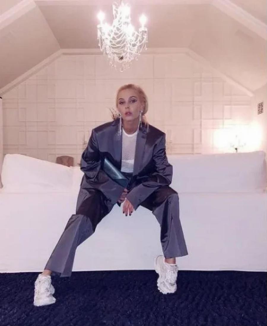 Τάμτα: Το υπερπολυτελές σπίτι στα νότια προάστια, η μαγευτική θέα στην θάλασσα και ο ονειρεμένος γάμος