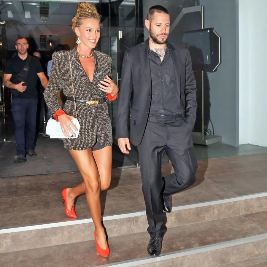 Τάμτα: Το υπερπολυτελές σπίτι στα νότια προάστια, η μαγευτική θέα στην θάλασσα και ο ονειρεμένος γάμος