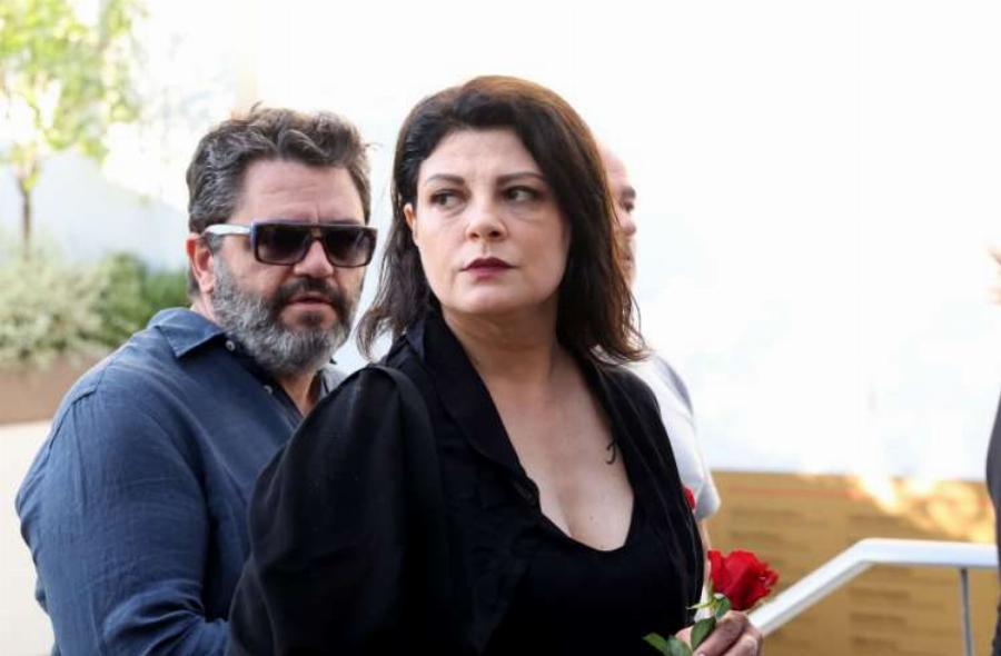 Κώστας Καζάκος: Ανείπωτη θλίψη στο τελευταίο «αντίο» στον σπουδαίο ηθοποιό