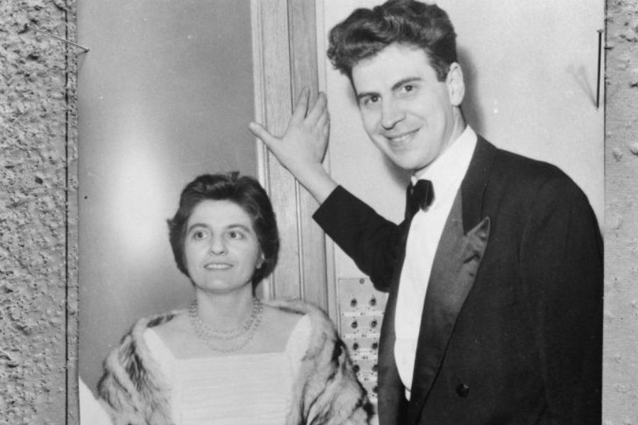 Μυθικά ποσά: Τα απίστευτα εισοδήματα των διασήμων της δεκαετίας του ’70 μας ζάλισαν