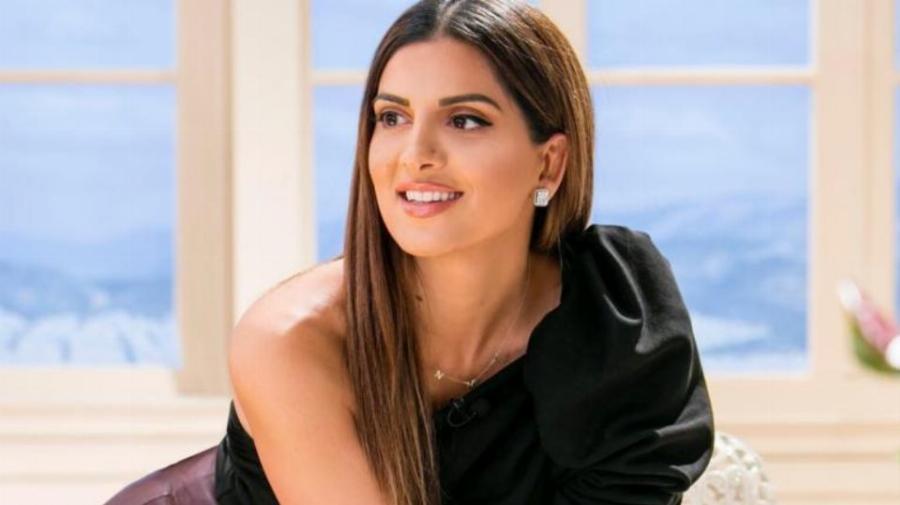 Σαν δυό σταγόνες νερό: Η Σταματίνα Τσιμτσιλή μας σύστησε τη μητέρα και την αδερφή της και η ομοιότητα είναι εκπληκτική