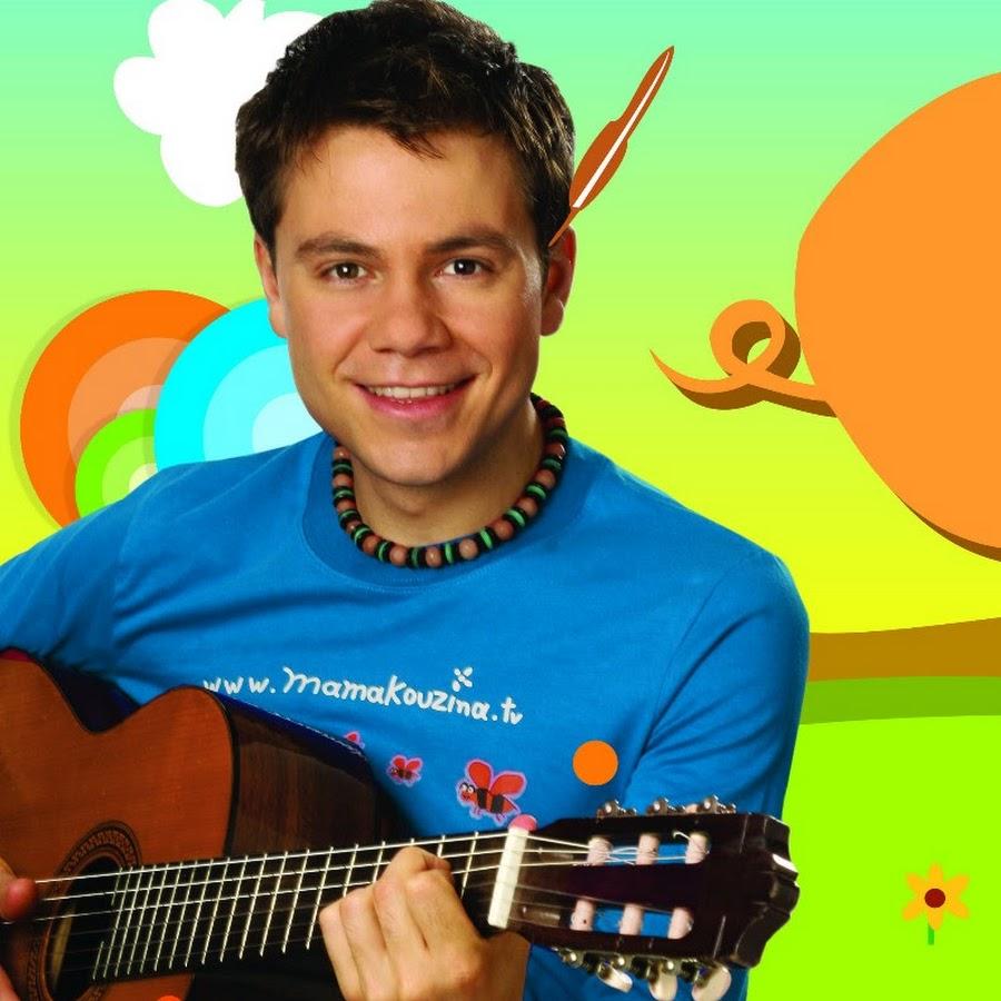 Ευτύχης Μπλέτσας: Η απρόσμενη γνωριμία με τη σύζυγο του, η ονειρική πρόταση γάμου και τα ατέλειωτα ταξίδια με το μωρό τους