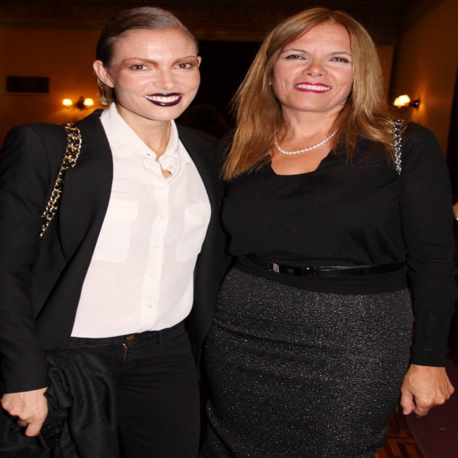 Η μητέρα της Βίκυς Καγιά περισσότερο μοιάζει με αδερφή της: Την έκανε στα 17 της και θα μπορούσε άνετα να γίνει το επόμενο GNTM