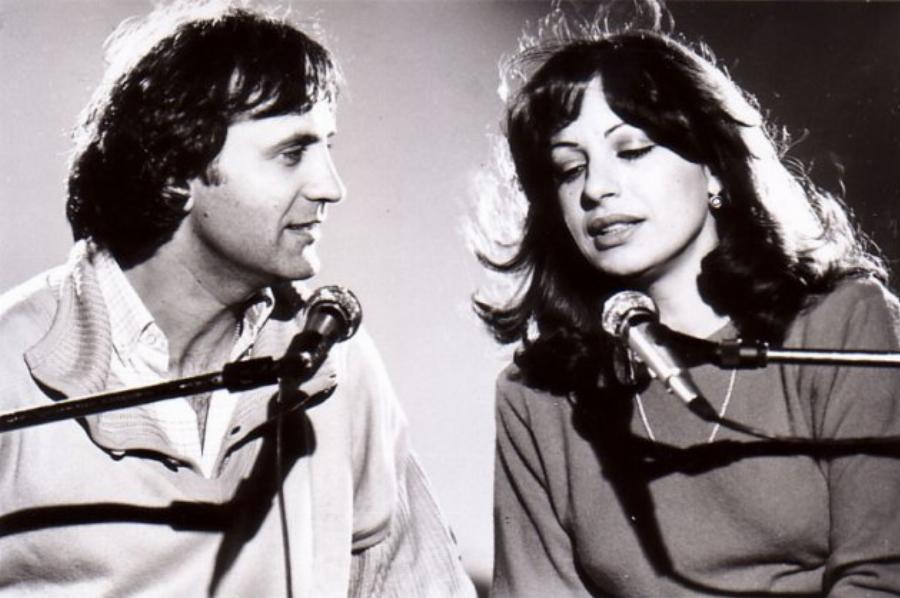 Σχεδόν παντρεύτηκαν αλλά τελικά έγιναν εχθροί: Η αιτία που τελικά δεν ανέβηκαν τα σκαλιά Γιώργος Νταλάρας και Άννα Βίσση