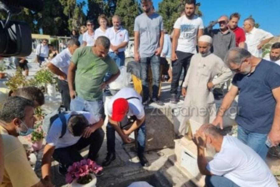 Ανείπωτη θλίψη στο τελευταίο “αντίο”: Δραματικές στιγμές στην κηδεία της 4χρονης που έχασε την ζωή της από πείνα και δίψα