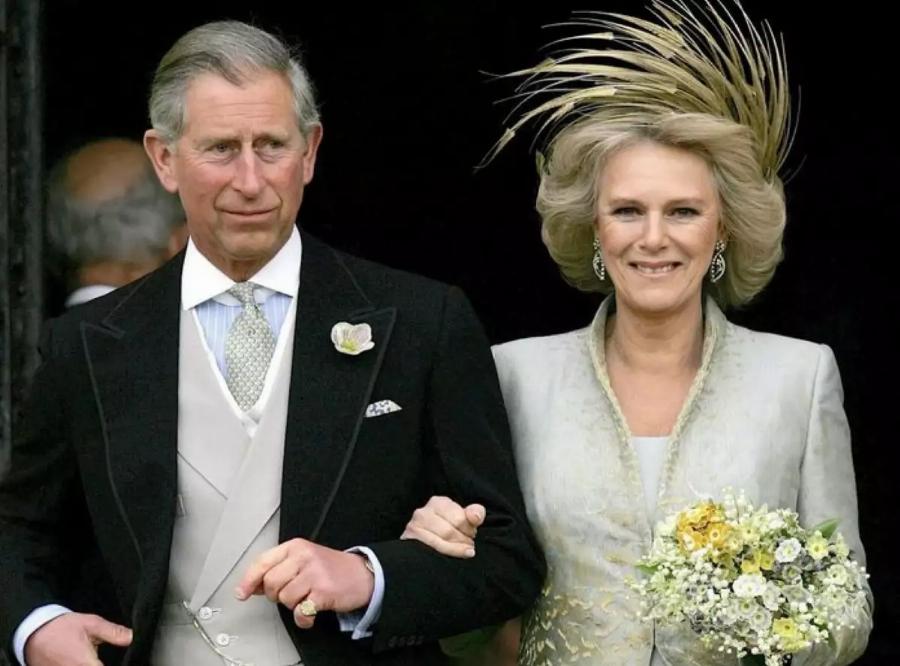 Η αξέχαστη κόντρα της Νταϊάνα με την Καμίλα Πάρκερ Μπόουλς – Η Καμίλα από “αντροχωρίστρα”, βασιλική σύζυγος στο πλάι του Καρόλου