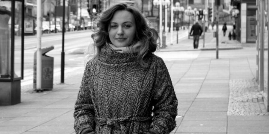 Έφυγε από την Ελλάδα και πέτυχε το όνειρο της: Η ηθοποιός Ελευθερία Γεροφωκά είναι αγνώριστη σήμερα