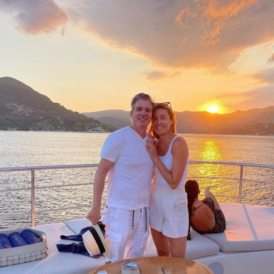 Σε γιοτ αξίας εκατομμυρίων με τρεις ορόφους: Οι λουσάτες διακοπές Μαριέττας Χρουσαλά και Λέοντα Πατίτσα στην Ελλάδα