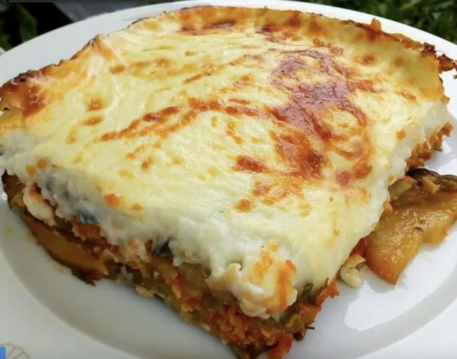 Μουσακάς χωρίς κρέας: Η λαχταριστή συνταγή με κιμά από σόγια για χορτοφαγική επιλογή