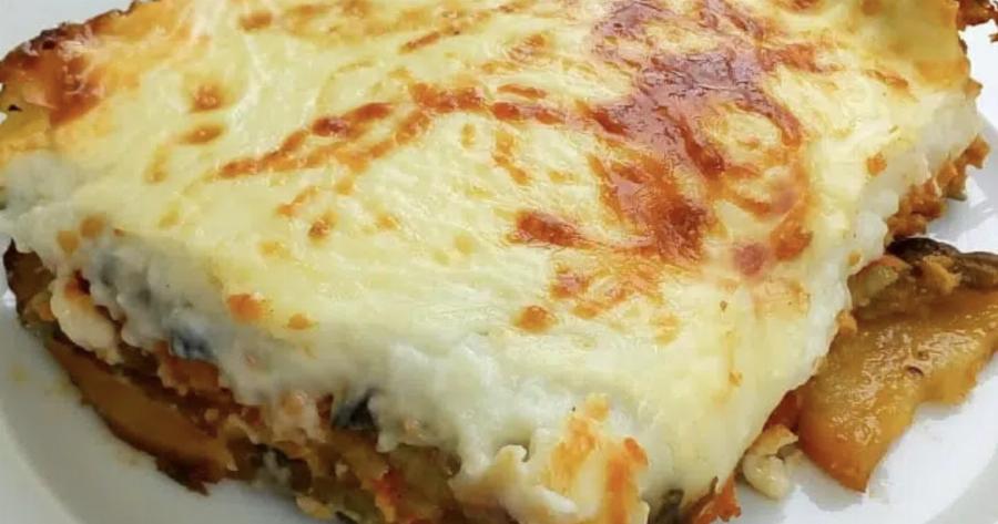 Μουσακάς χωρίς κρέας: Η λαχταριστή συνταγή με κιμά από σόγια για χορτοφαγική επιλογή