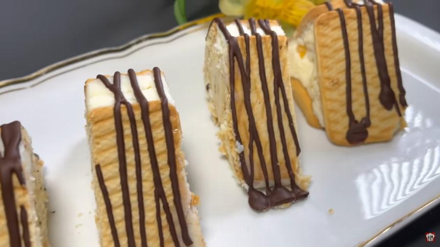 Του ονείρου: Λαχταριστό γλυκό ψυγείου με μπανάνες, κρέμα και μπισκότο έτοιμο σε μόλις σε 5′