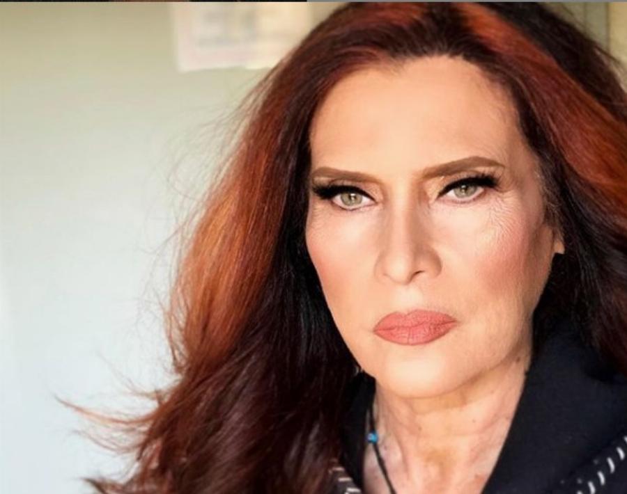 Πωλίνα: Η τραγουδίστρια των 80’s, η γαλλική φιλολογία, το εξώγαμο παιδί και η οικονομική κατάρρευση