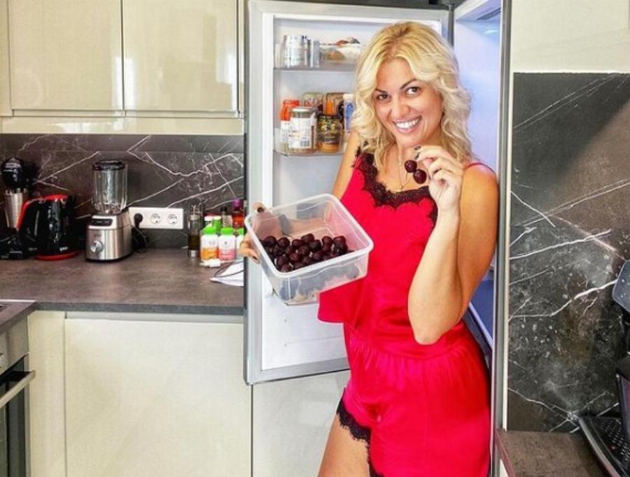 Νάνσυ Παραδεισανού: Η συνεργασία με τη Μενεγάκη, οι κρίσεις πανικού, η ερωτική απογοήτευση, η ψυχοθεραπεία και η μεγάλη επιθυμία