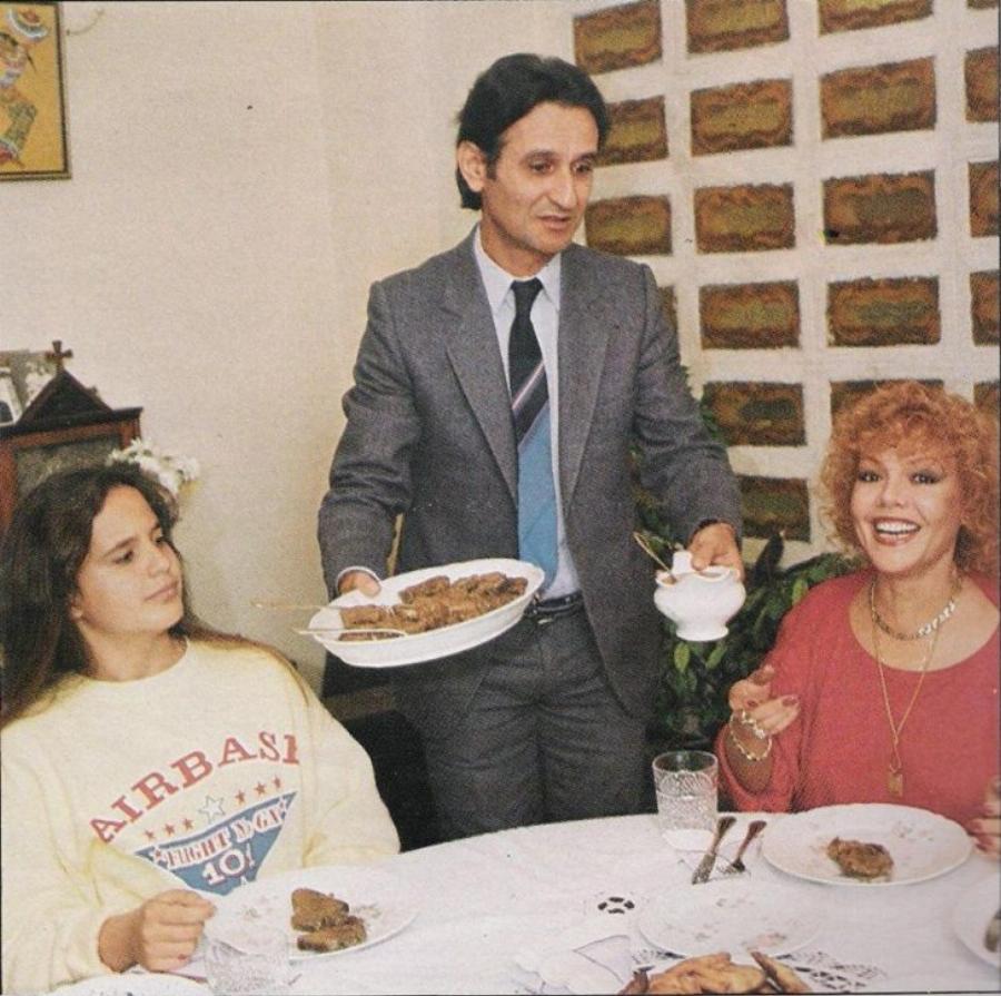 Μαρία Μπονέλου: Η πιο όμορφη ηθοποιός, η μεγάλη αγάπη για τον Μουστάκα και ο θάνατος της λίγο μετά τον χαμό του