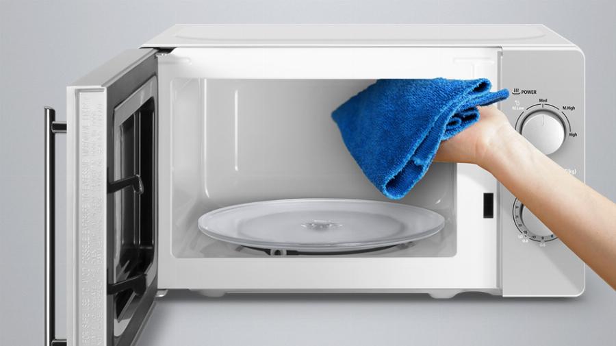 Φούρνος μικροκυμάτων: Πως να τον καθαρίσετε με εύκολο τροπο και χωρίς καθόλου κόπο