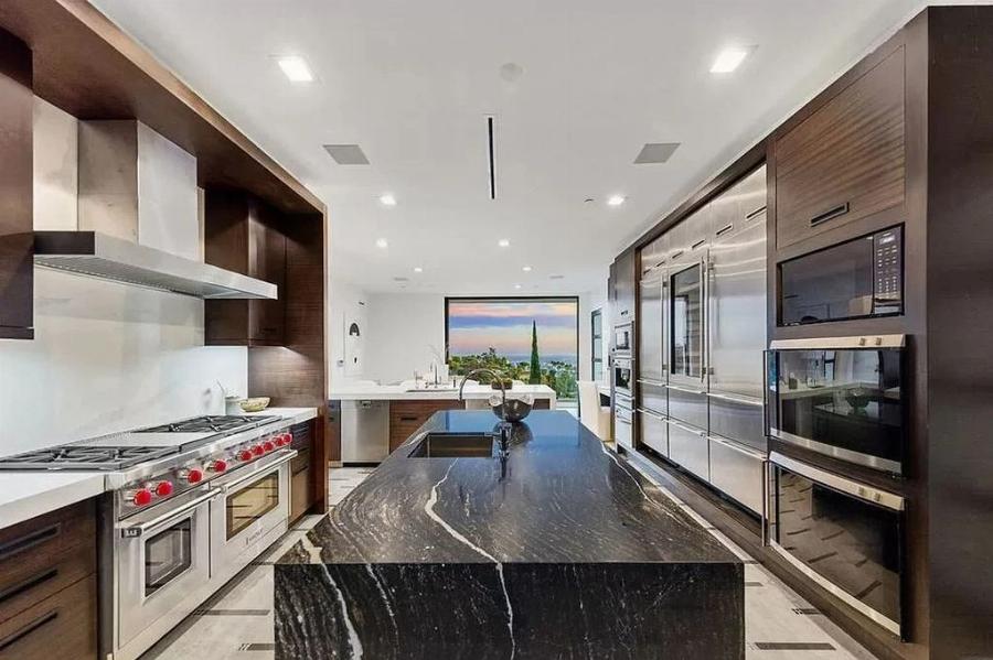 Πάρις Κασιδόκωστας: Η υπερπολυτελής βίλα των 14 εκατ με το χλιδάτο εσωτερικό, τίθενται προς πώληση