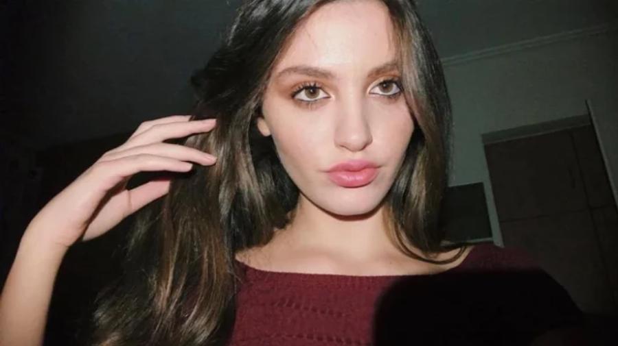 Βάνα Μπάρμπα: Το εξώγαμο παιδί, ο αναντικατάστατος σύντροφος της, η μοναξιά εδώ και 17 χρόνια και η τραγική απώλεια