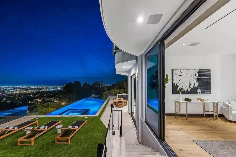 Πάρις Κασιδόκωστας: Η υπερπολυτελής βίλα των 14 εκατ με το χλιδάτο εσωτερικό, τίθενται προς πώληση