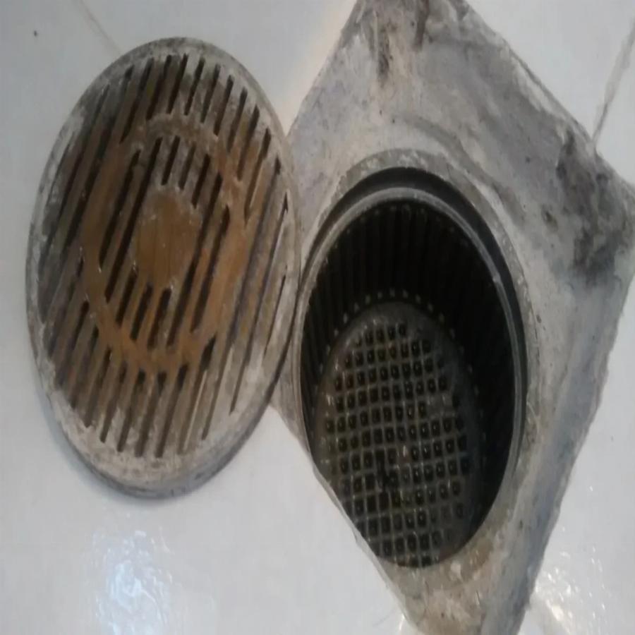 Πως να καθαρίσετε το βρώμικο σιφώνι σας με μόλις τρία υλικά που έχετε και στο σπίτι σας