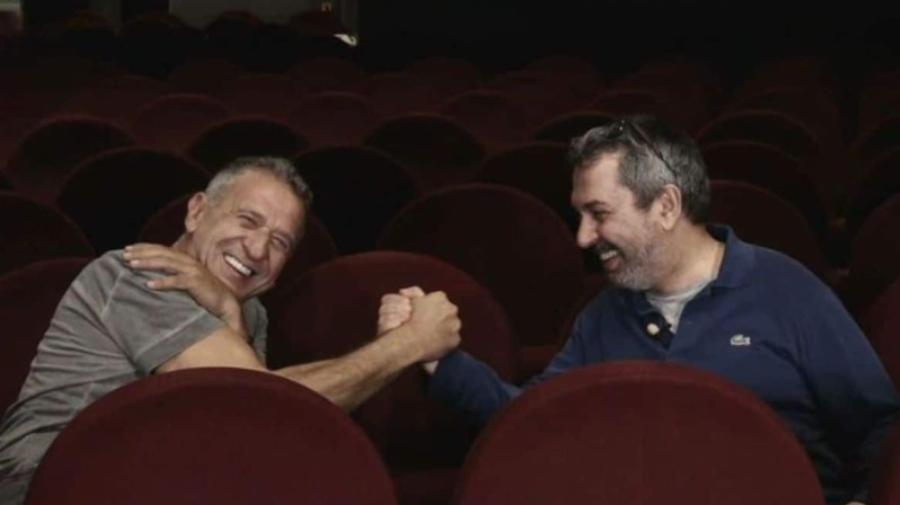 Επική συνάντηση από τα “Εγκλήματα”: Κώστας Κόκλας και Χρήστος Χατζηπαναγιώτης ξανά μαζί 24 χρόνια μετά το τέλος της σειράς