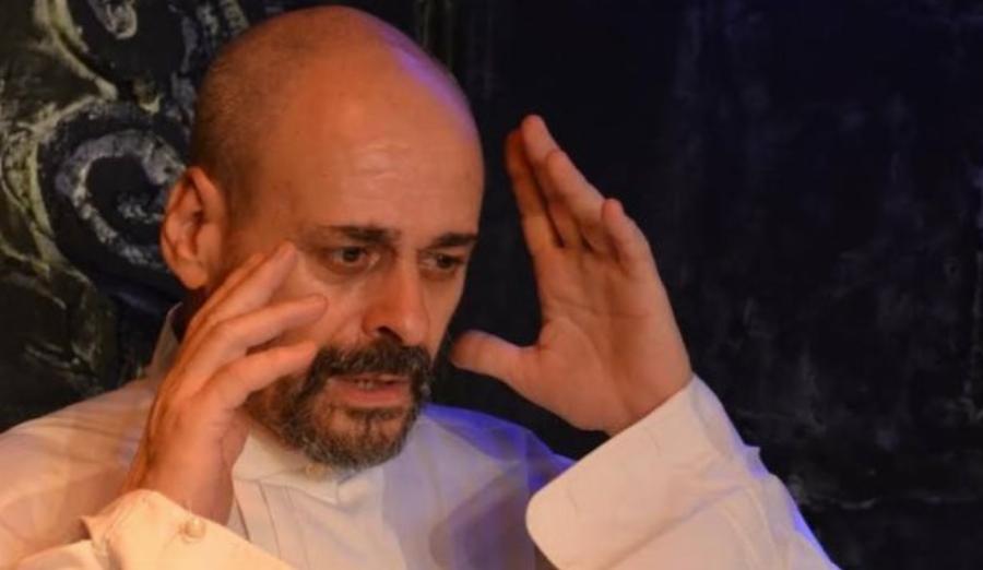 Ξεσπάθωσε ο Ζαχαρίας Ρόχας: «Ζήτησα αύξηση από τον Φώσκολο και την επομένη ο ρόλος μου πέθανε. Σπουδαίος παραμυθάς»