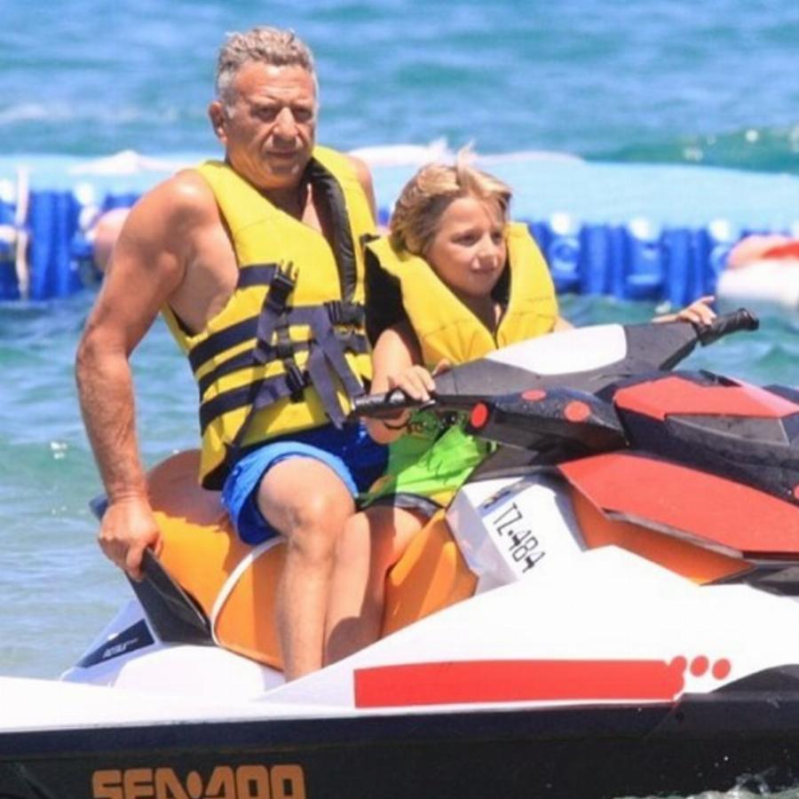 «Φωτοτυπία» του ηθοποιού: Αυτός είναι ο γιος του Κώστα Κόκλα και ανιψιός του Σπύρου Σούλη, ολόιδιος με τον πατέρα του