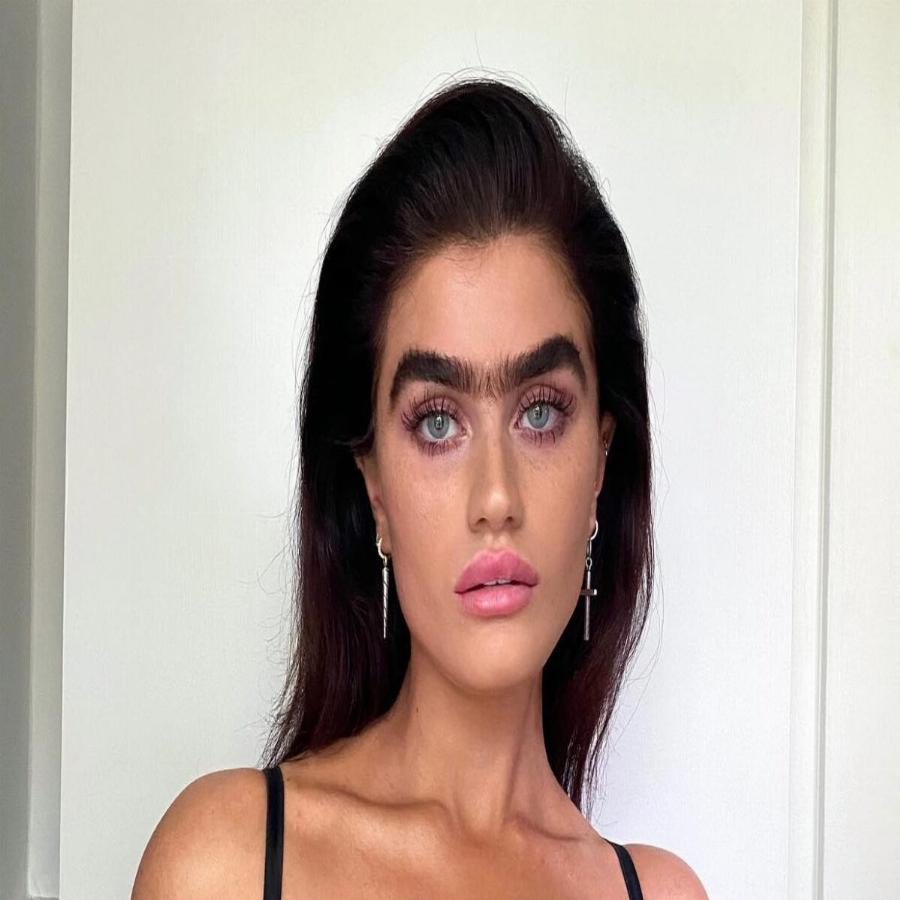 Σοφία Χατζηπαντελή: Το μοντέλο με το μονόφρυδο που άλλαξε το GNTM, τάραξε την ελληνική τηλεόραση και βγάζει 1,5 εκατ. λίρες ετησίως