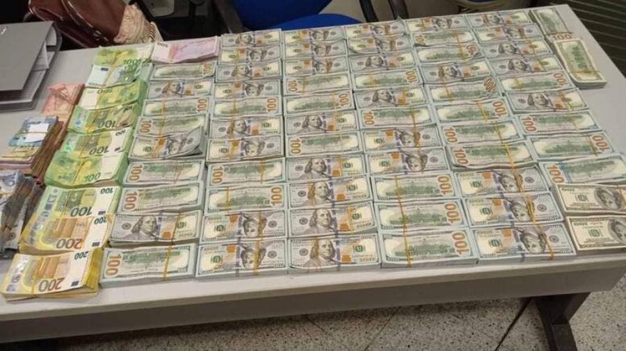 Μείνανε άφωνοι στο Αεροδρόμιο: Επιβάτης έκρυβε στη βαλίτσα του 850.000 ευρώ