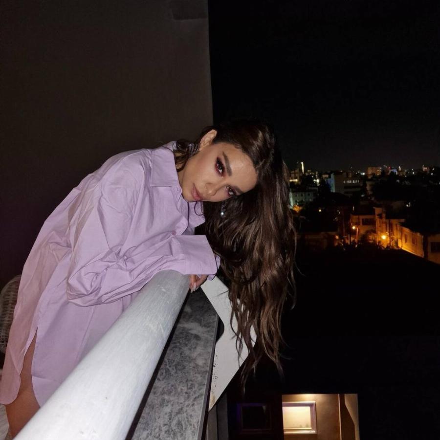 Για βόλτα η Ελένη Φουρέιρα με τον Α.Μποτία: Φουντώνουν οι φήμες για εγκυμοσύνη της τραγουδίστριας