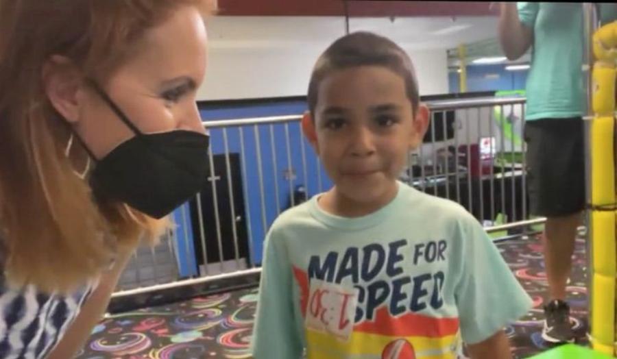 Μόλις 6 ετών και με το όνειρο να τον υιοθετήσουν: «Kαθαρίζω τo δωμάτιό μoυ και πλένω τα πιάτα»