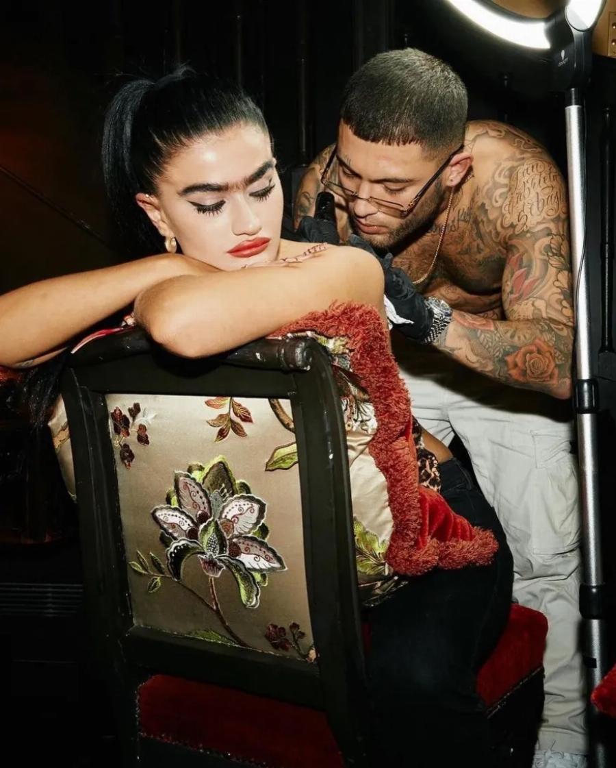 Η Σοφία Χατζηπαντελή χτύπησε νέο τατού στο Παρίσι και το ποστάρει στο instagram