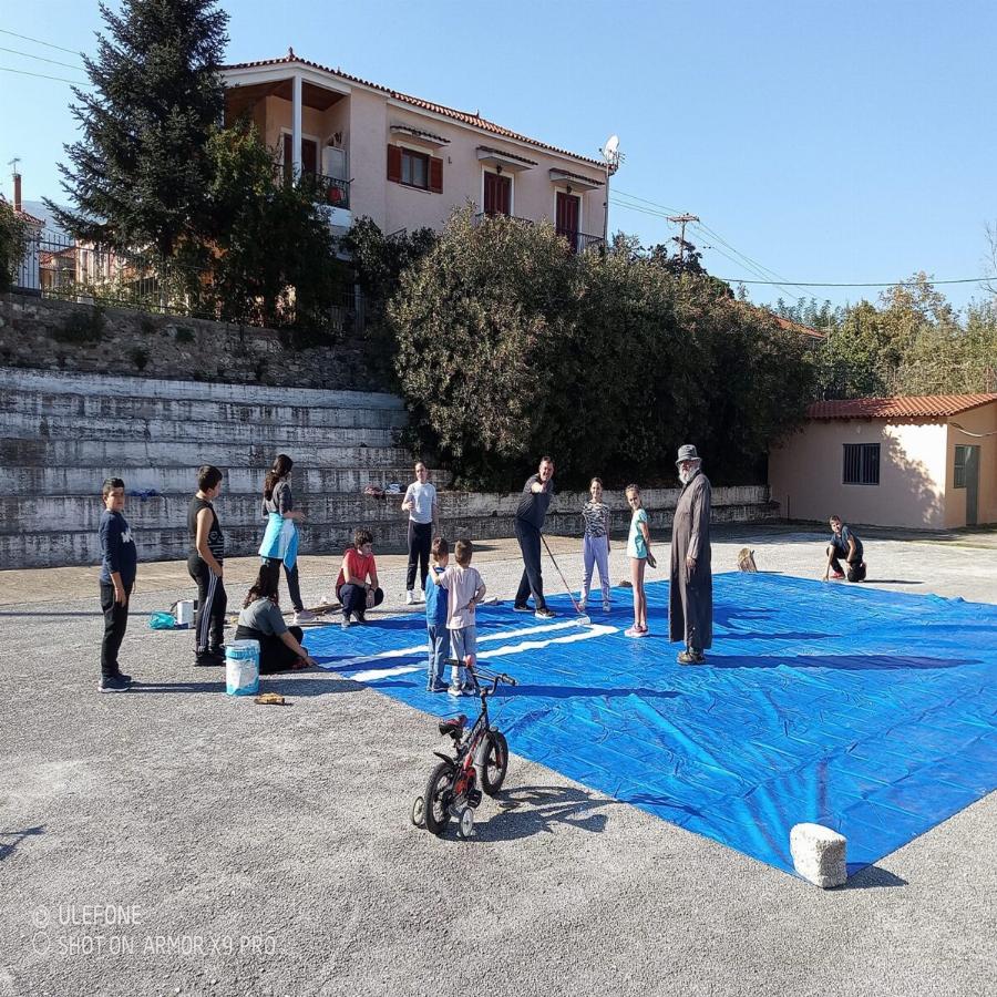 Εικόνες που συγκινούν κάθε Έλληνα: Η γιγαντιαία ελληνική σημαία που τοποθετήθηκε σε βράχο του Ταϋγέτου